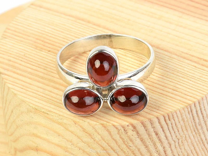 Silver ring with garnets Ag 925/1000