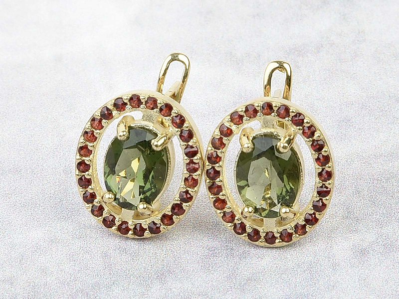 Gold earrings with moldavites and garnets 8 x 6mm standard cut Au 585/1000 (5.63g)