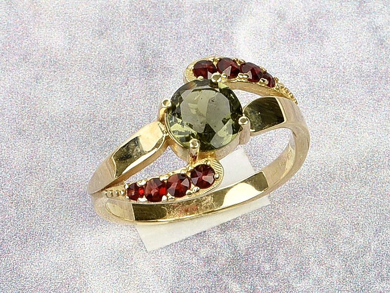 Vltavín a granáty zlatý prsten vel.56 Au 585/1000 14K 3,35g