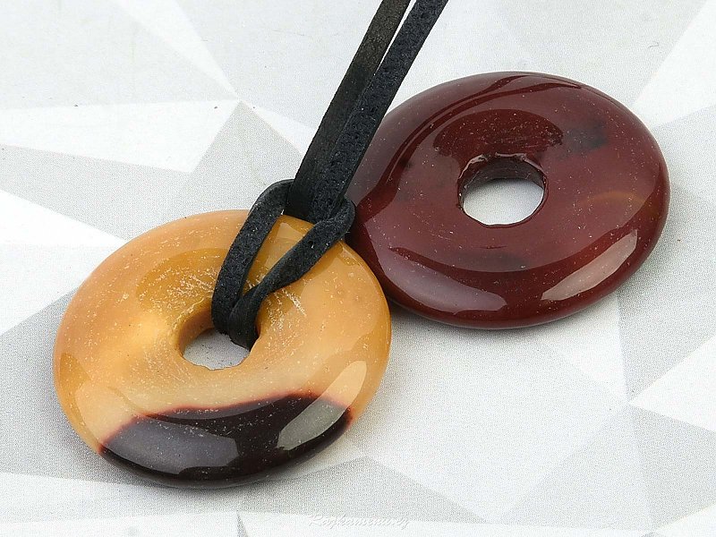 Mookait donut přívěsek na kůži (25mm)