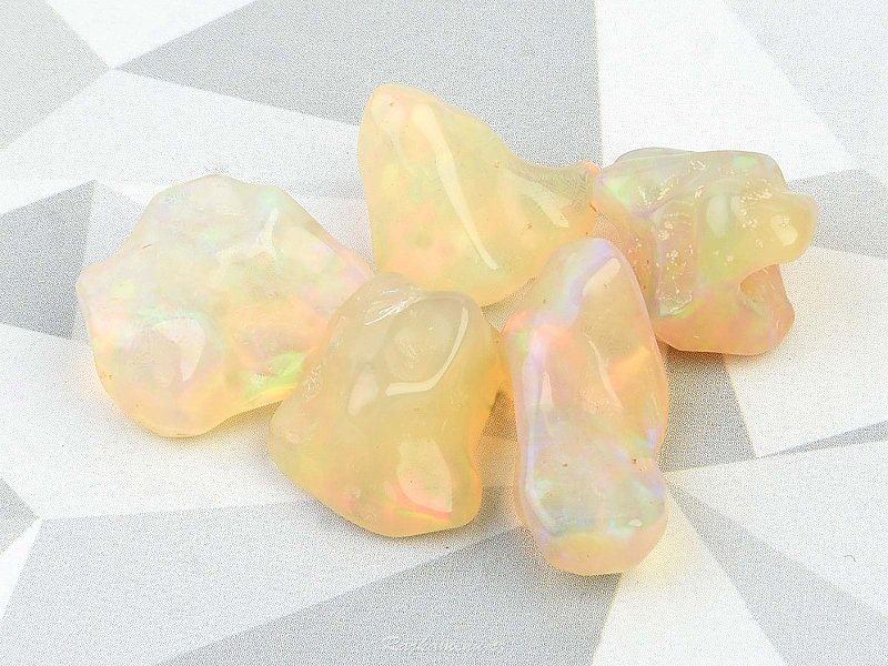 Tumbled precious opal from Ethiopia