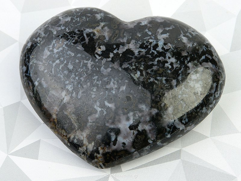 Polished heart gabbro (286g)