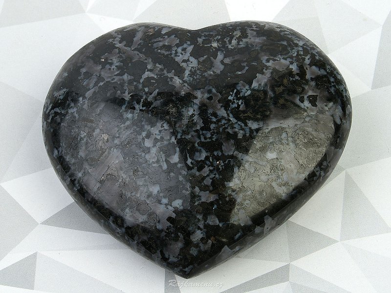 Polished heart gabbro (213g)