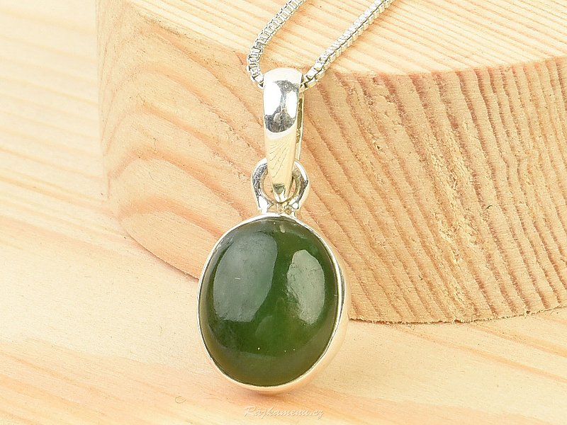 Silver pendant made of jadeite Ag 925/1000