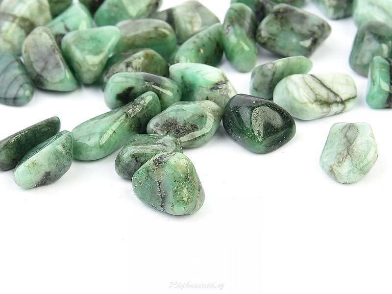 Hladký kámen smaragd cca 10-15mm