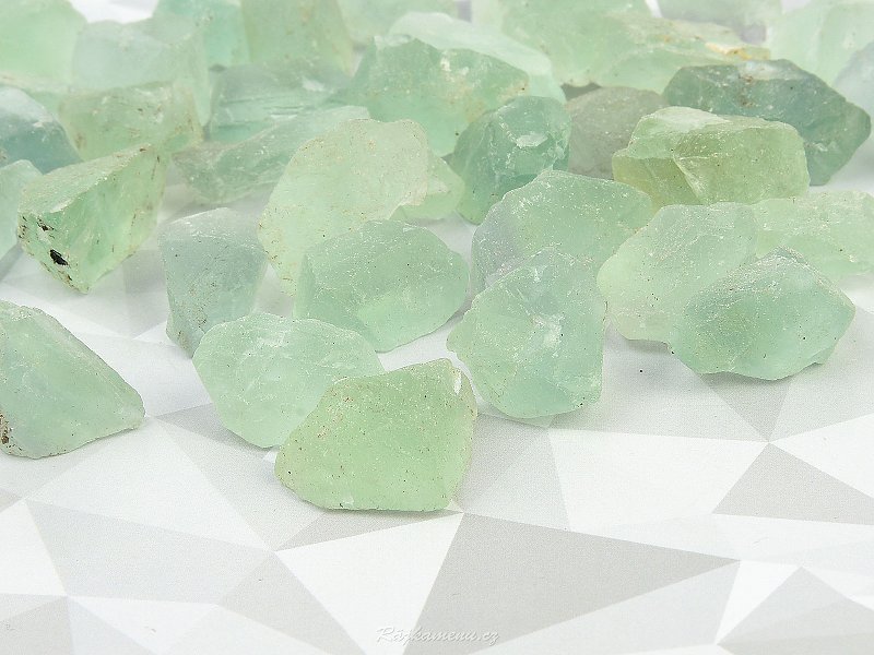 Fluorit zelený přírodní kámen cca 2-3cm