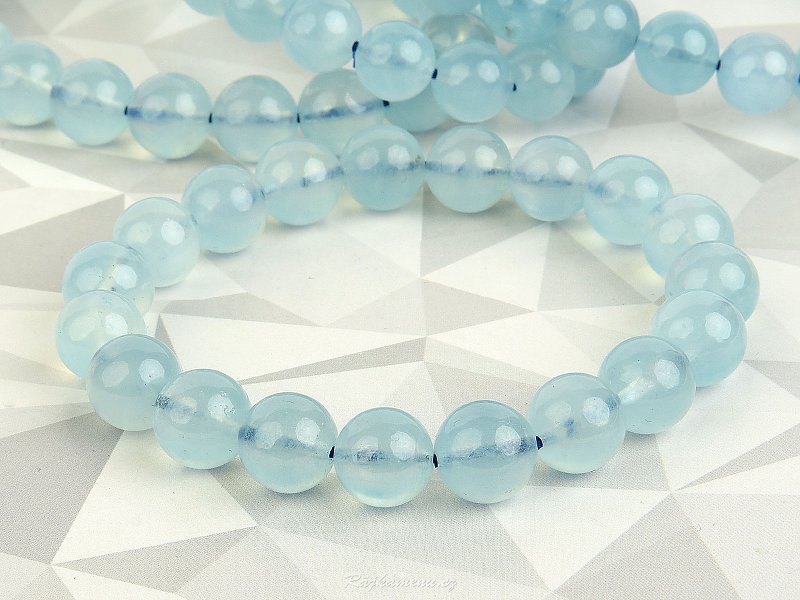 Bracelet with larger aquamarine beads