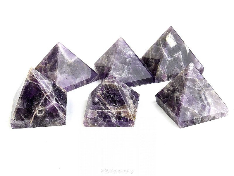 Dark amethyst pyramid 30mm