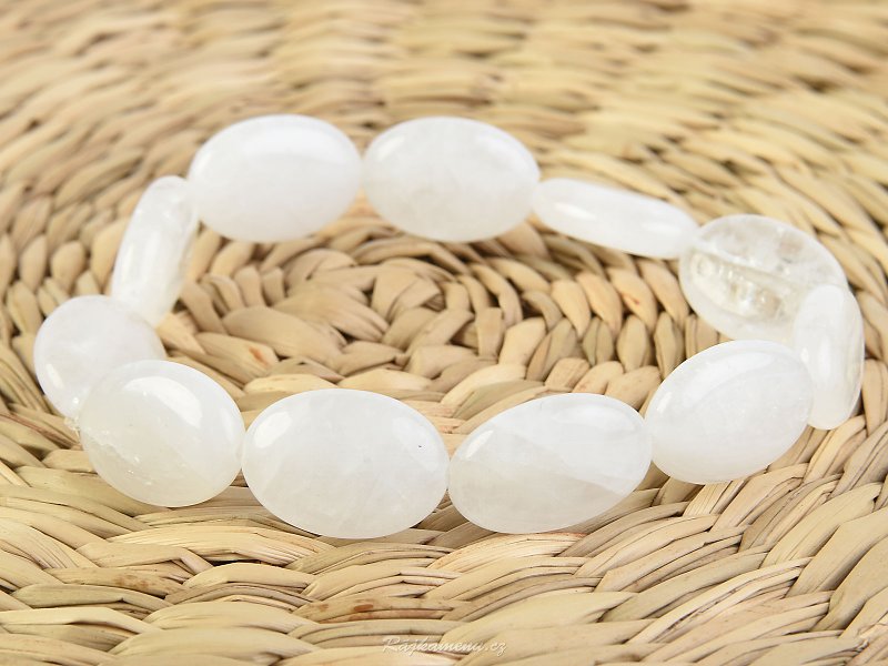Bracelet made of white quartz (ovals)