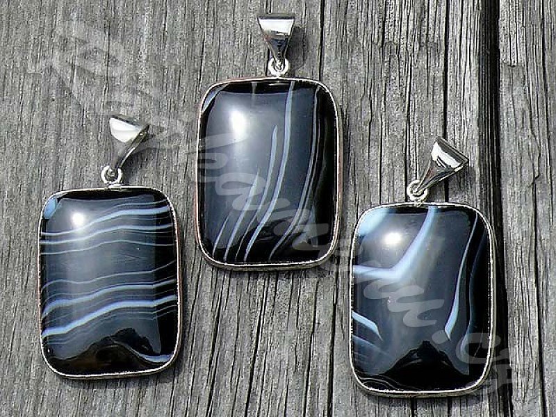 Black and white agate pendant dyed