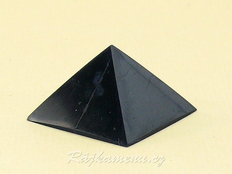 Šungitová pyramida hladká 3cm