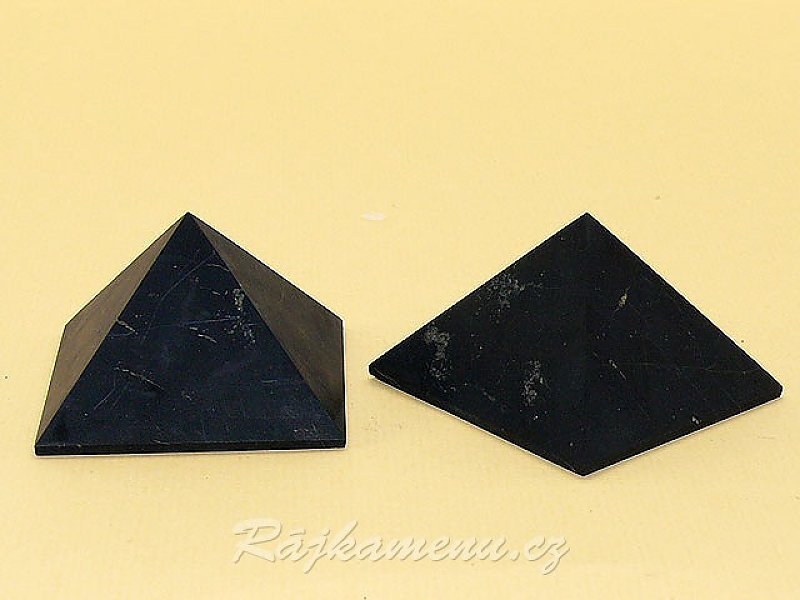 Shungit Pyramid 5 cm