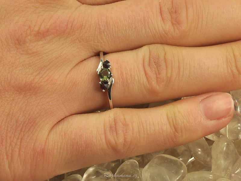 Elegant ring with moldavite and garnets Ag 925/1000 + Rh