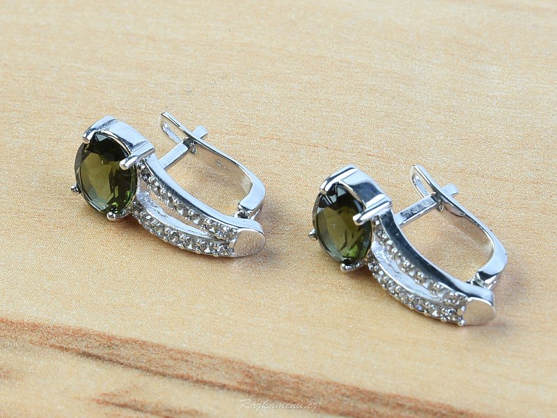 Beautiful earrings with cubic zirconia moldavite and 9 x 7 mm standard cut 925/1000 Ag Rh