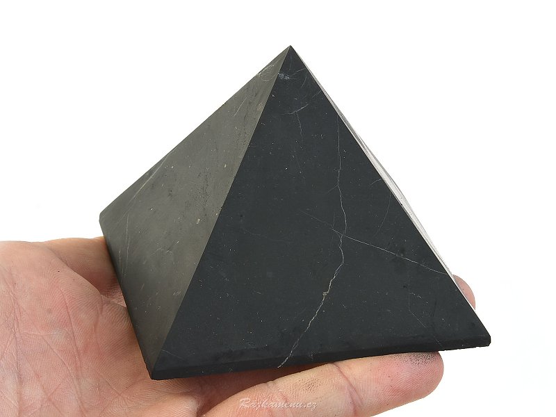 Šungit pyramida neleštěná 8cm (Rusko)