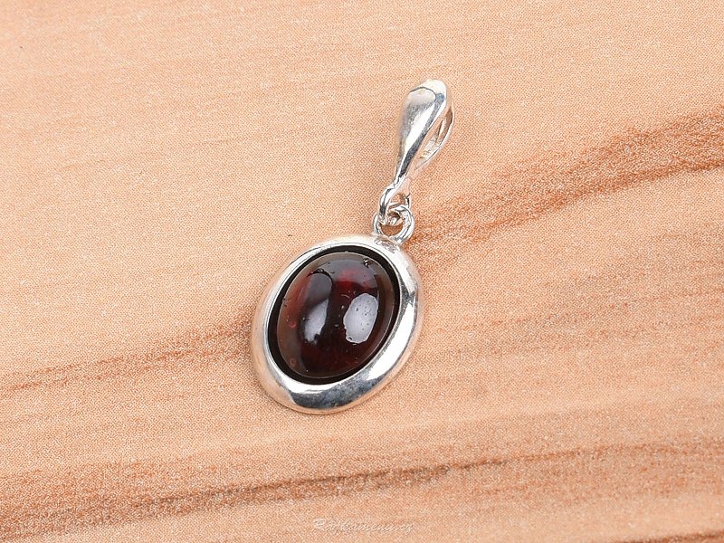Oval pendant with garnet in Silver Ag 925/1000