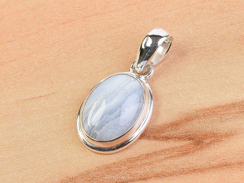 Oval chalcedony pendant in silver Ag 925/1000