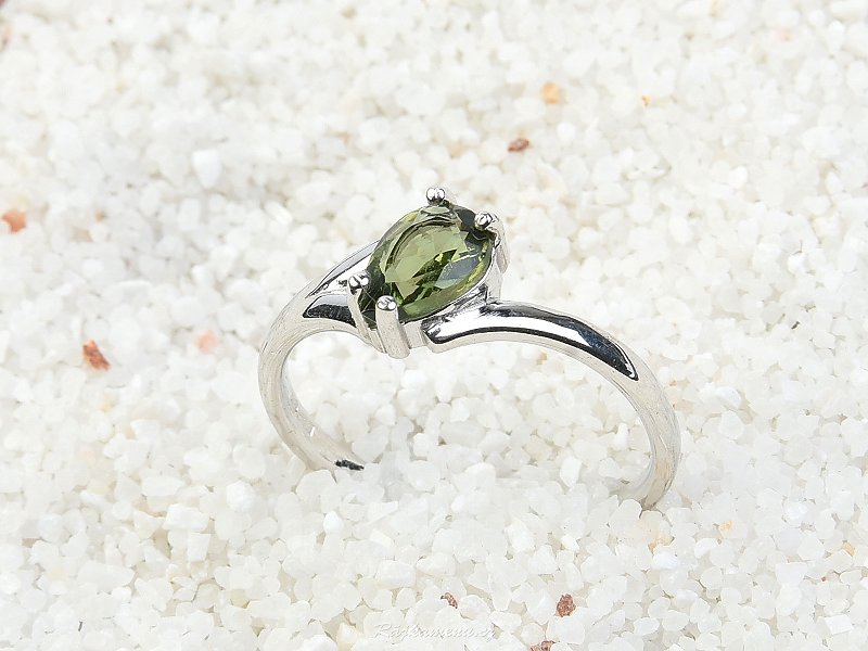 Ring with moldavite drop 7 x 5 mm standard cut 925/1000 Ag + Rh
