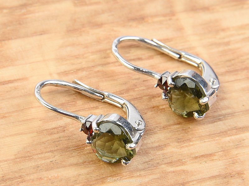Earrings with moldavite and garnets Heart 6 x 6 mm standard cut 925/1000 Ag Rh