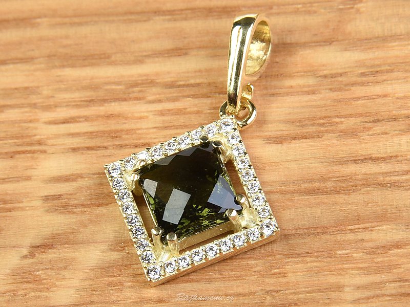 Gold pendant with moldavite and zirconia diamond checker top cut 3.54 g Au 585/1000