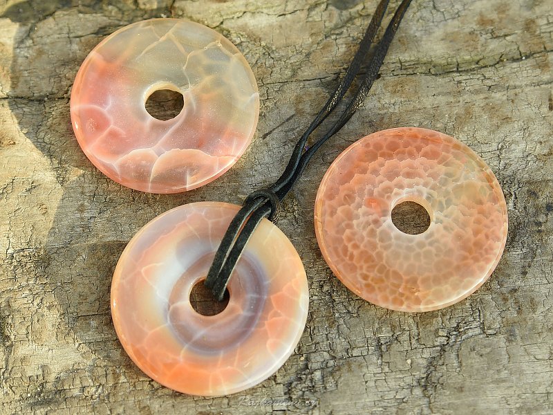 Donut pendant on leather fire agate 4cm