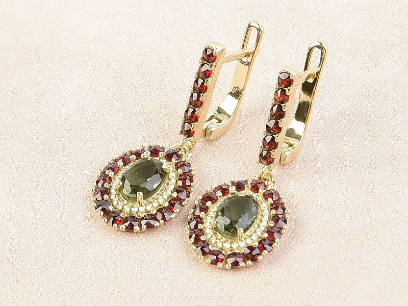 Luxury earrings moldavite and oval garnets 7 x 5mm gold Au 585/1000 14K 6,38g