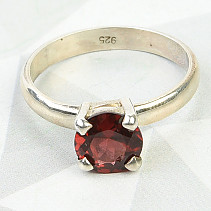 Granát broušený prsten vel.52 Ag 925/1000 (2,1g)