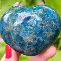 Apatite in the palm of the heart 268 grams