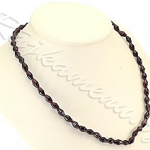 Necklace garnet regular shape