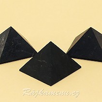 Šungitová pyramida 5cm leštěná